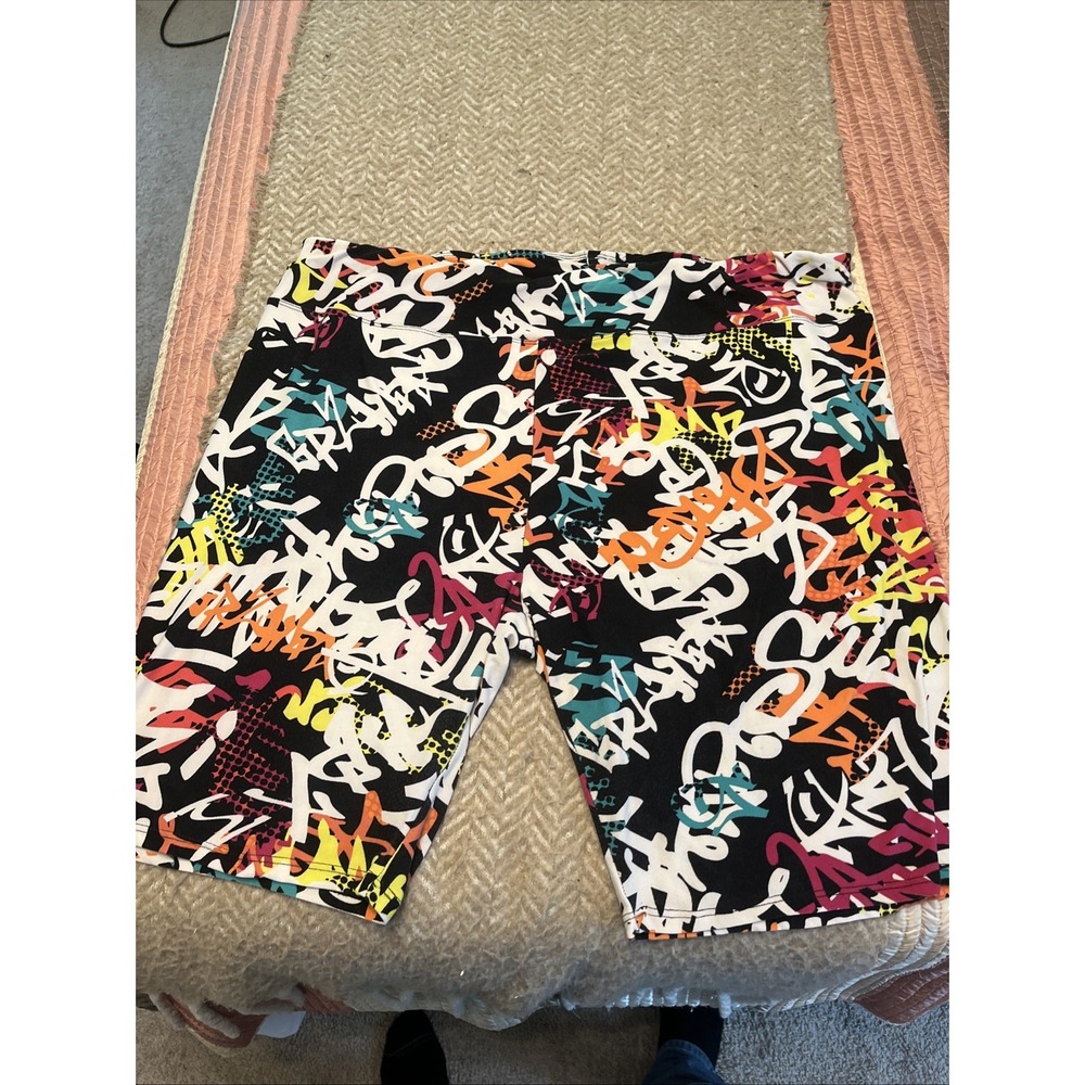 Terra & Sky Womens Plus Size 3X 24W-26W Graffiti Multi Color Bermuda Shorts